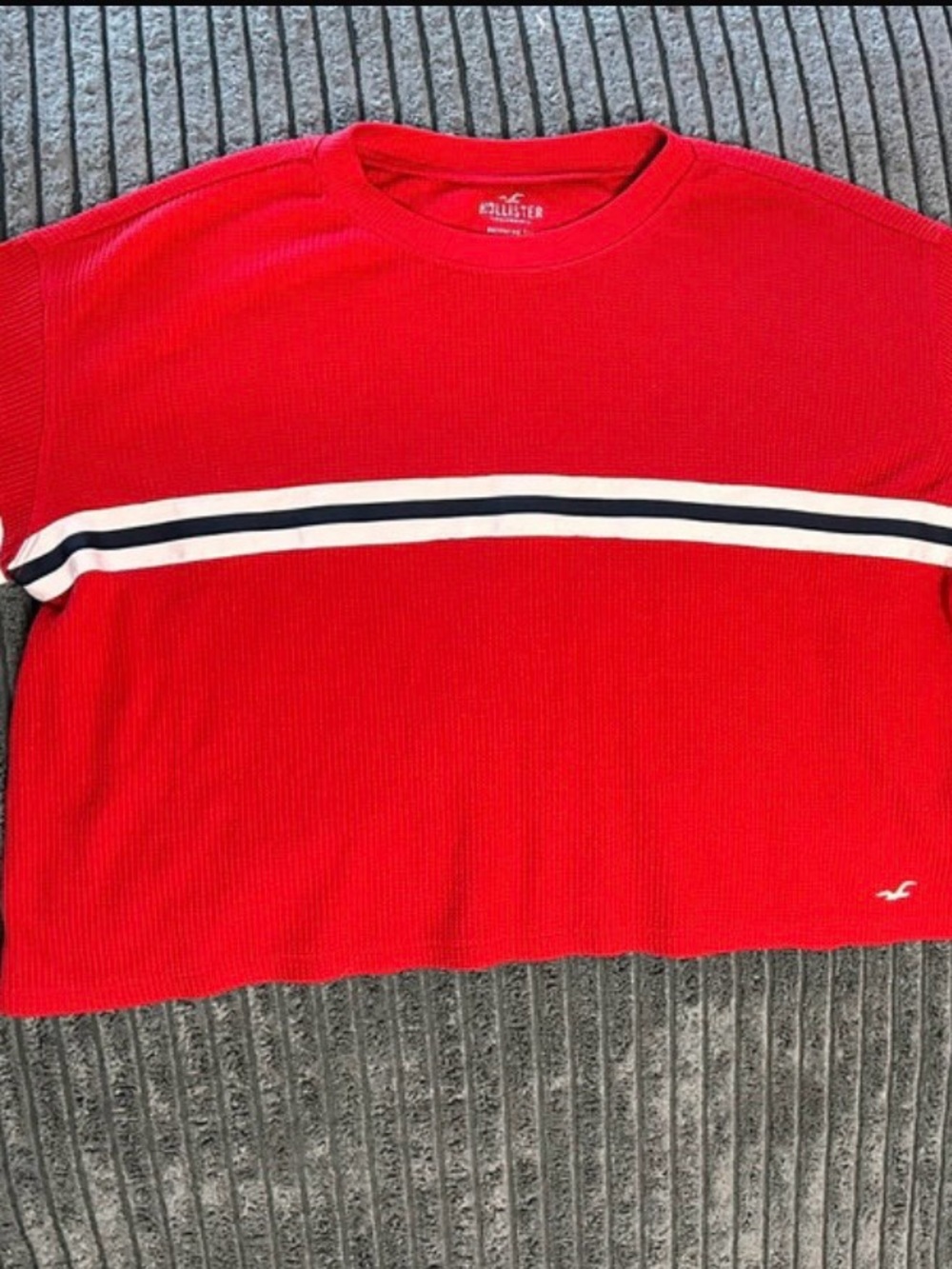 Hollister Red Waffle Cropped Tee with White & Black Stripe Size XS